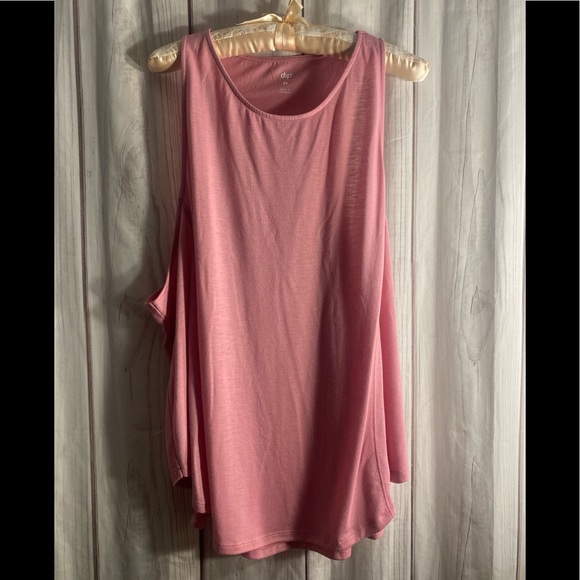 NWT-Dip Plus Active Tank - Picture 2 of 13